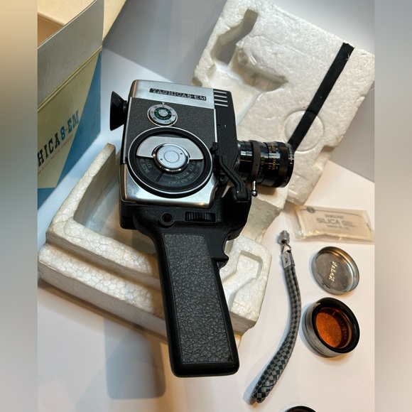 1960’s Yashica U-Matic 8mm Movie Film Camera  with box - Picture 8 of 11